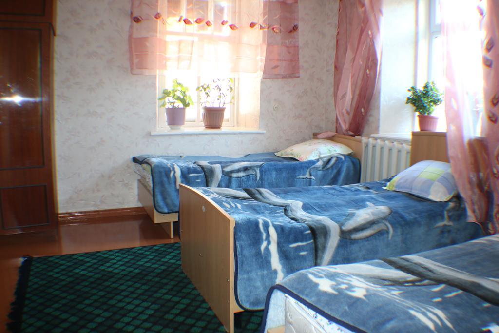 Hostel Ilbirs Karakol Exterior photo